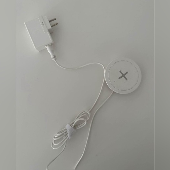 IKEA wireless charger for forniture - Picture 1 of 2